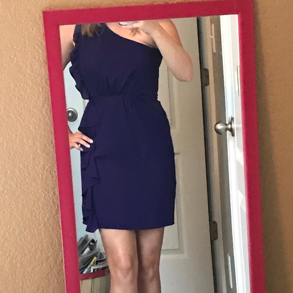 One shoulder dress